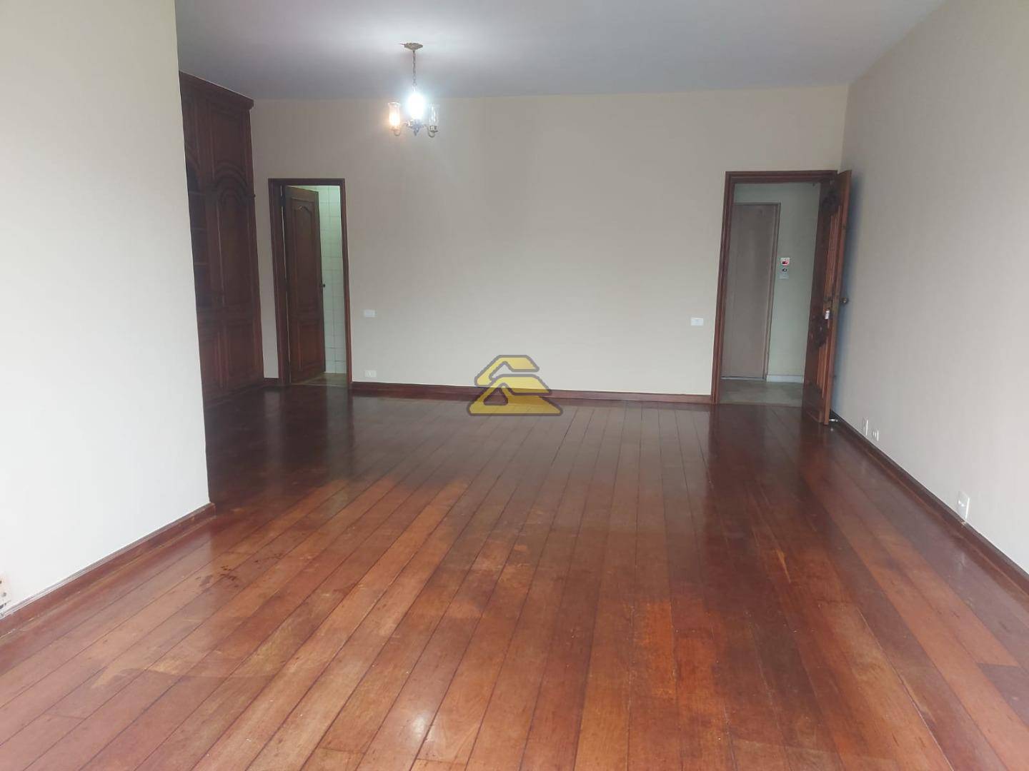 Apartamento para alugar com 3 quartos, 129m² - Foto 2