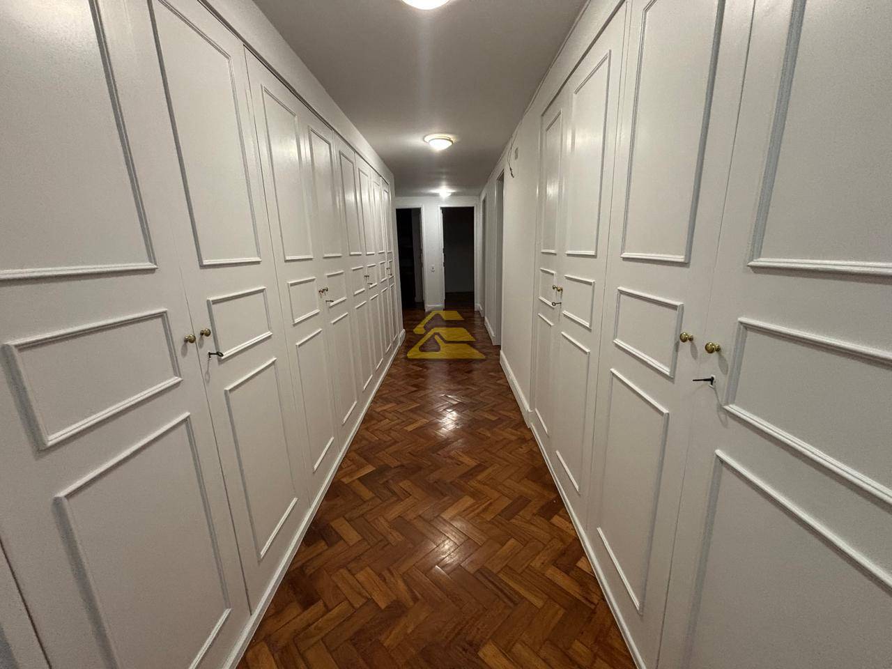 Apartamento para alugar com 4 quartos, 490m² - Foto 21