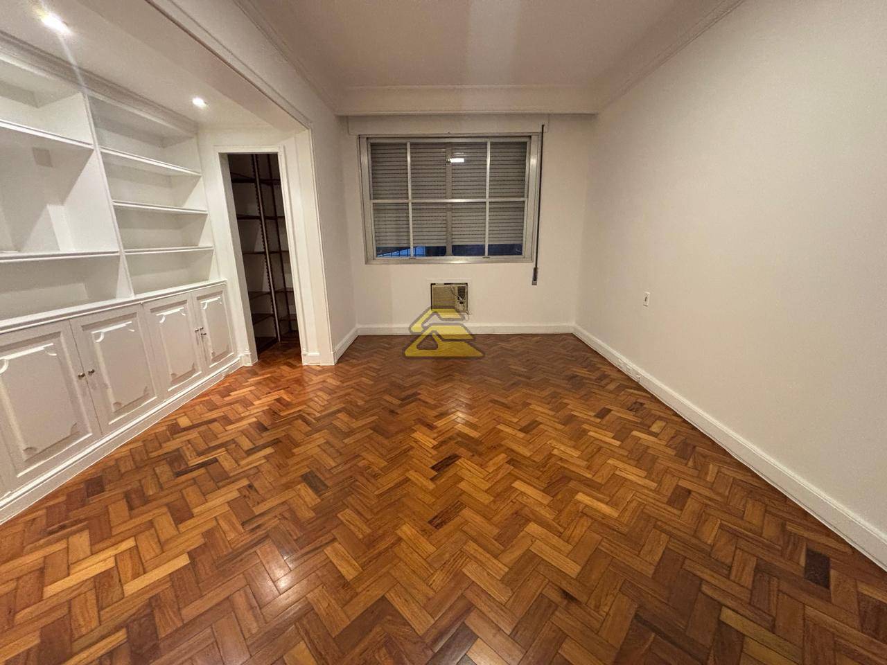 Apartamento para alugar com 4 quartos, 490m² - Foto 13