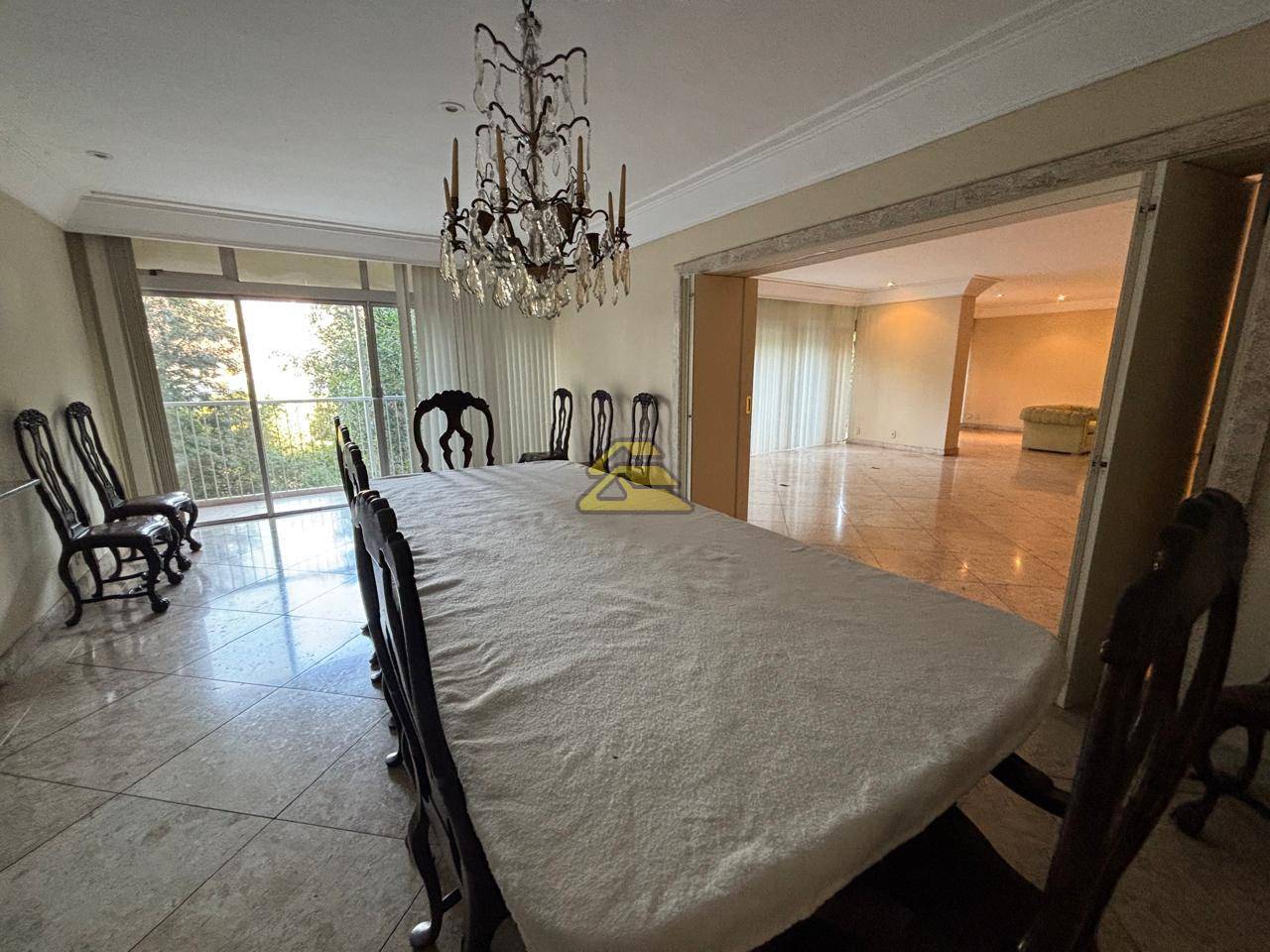 Apartamento para alugar com 4 quartos, 490m² - Foto 1