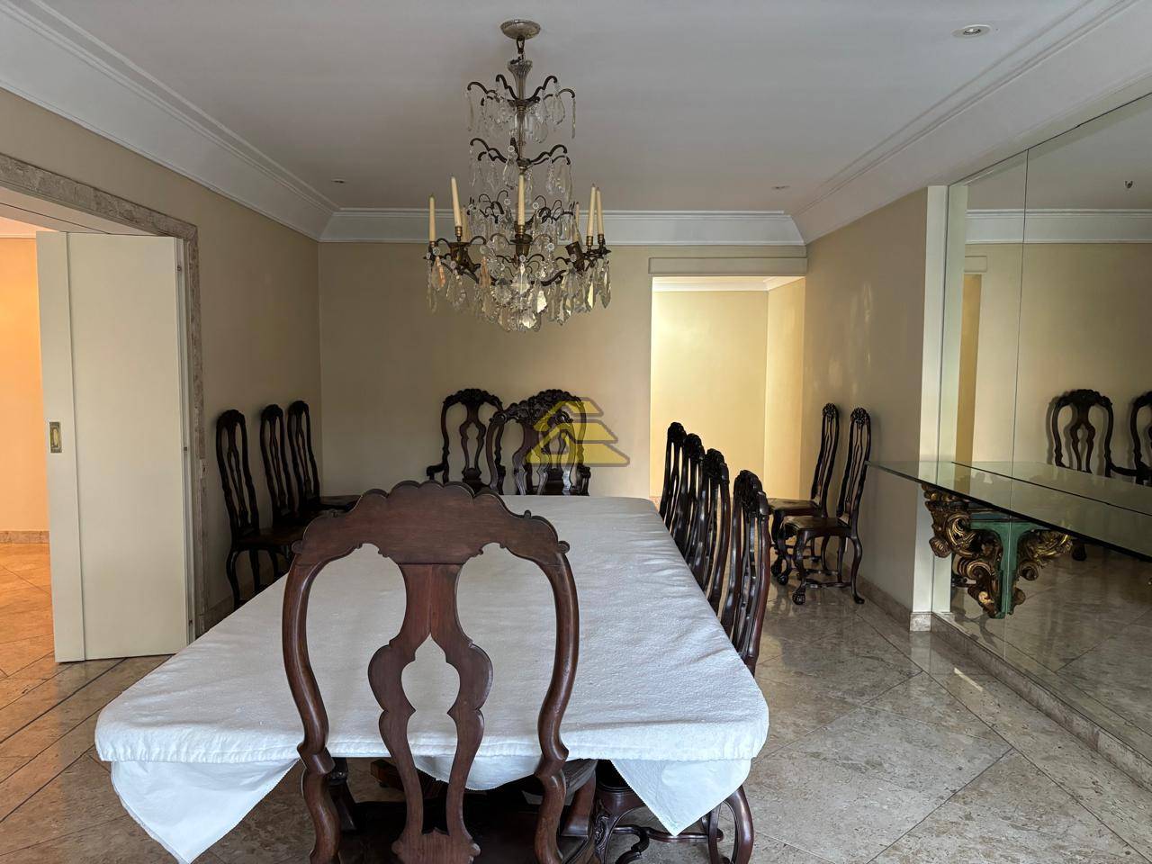 Apartamento para alugar com 4 quartos, 490m² - Foto 5