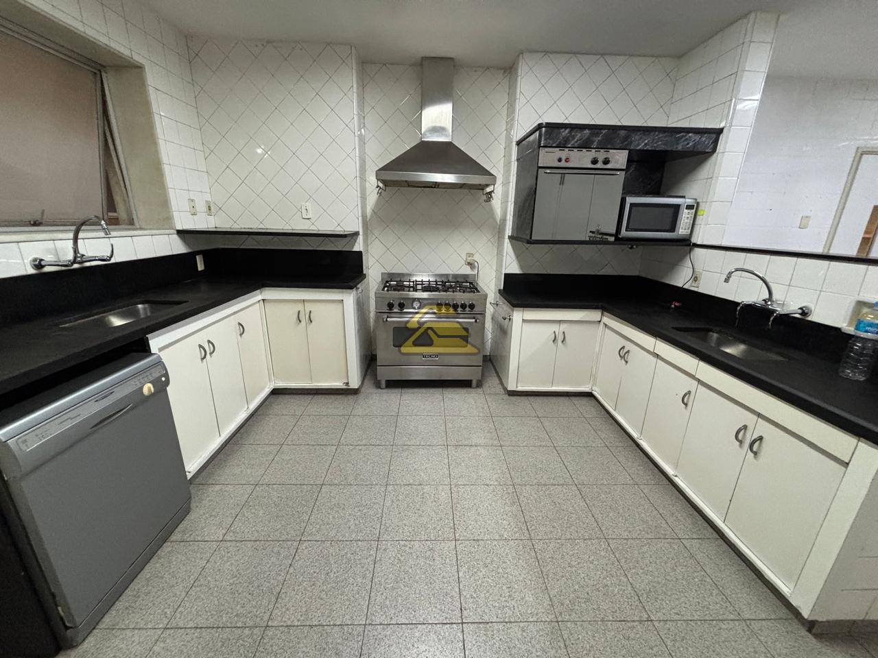 Apartamento para alugar com 4 quartos, 490m² - Foto 40