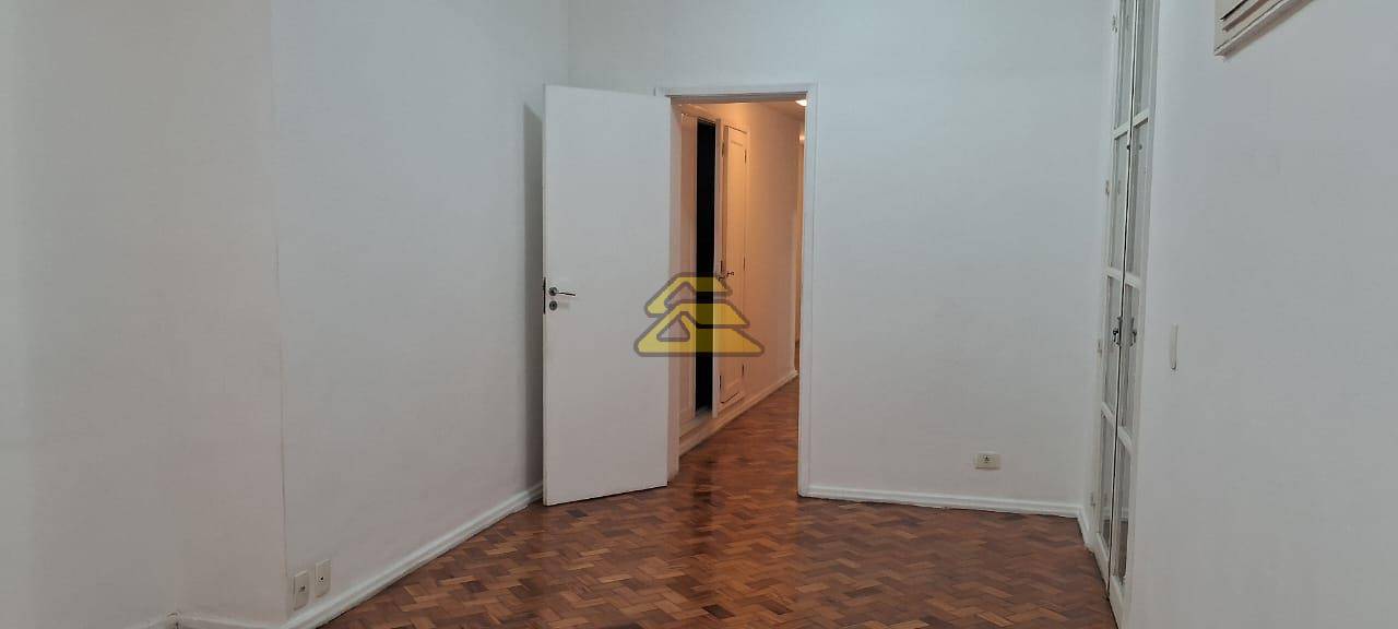 Apartamento para alugar com 3 quartos, 160m² - Foto 22