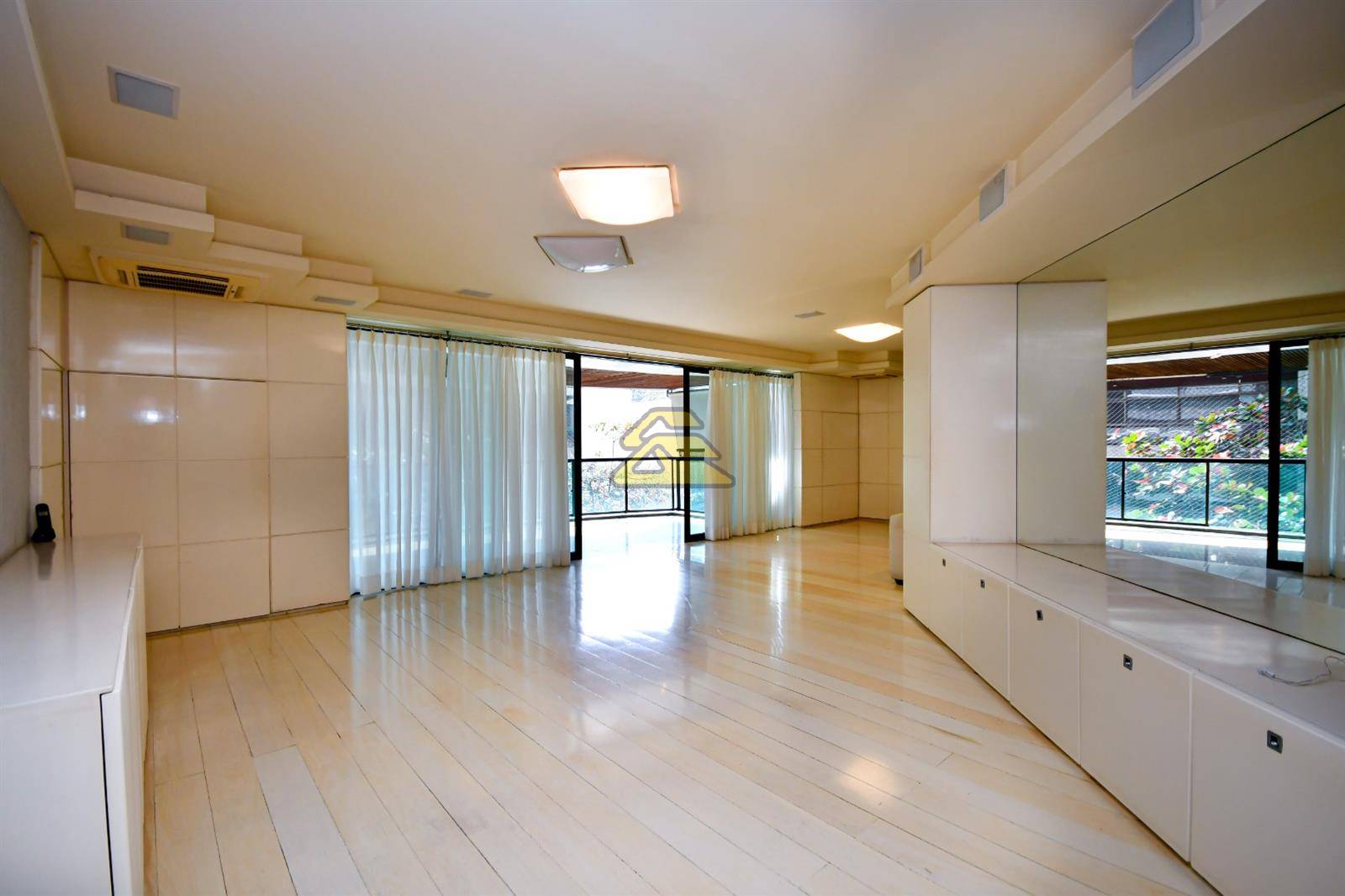 Apartamento à venda com 4 quartos, 209m² - Foto 7