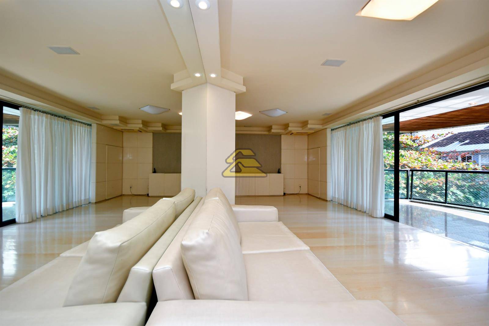 Apartamento à venda com 4 quartos, 209m² - Foto 11