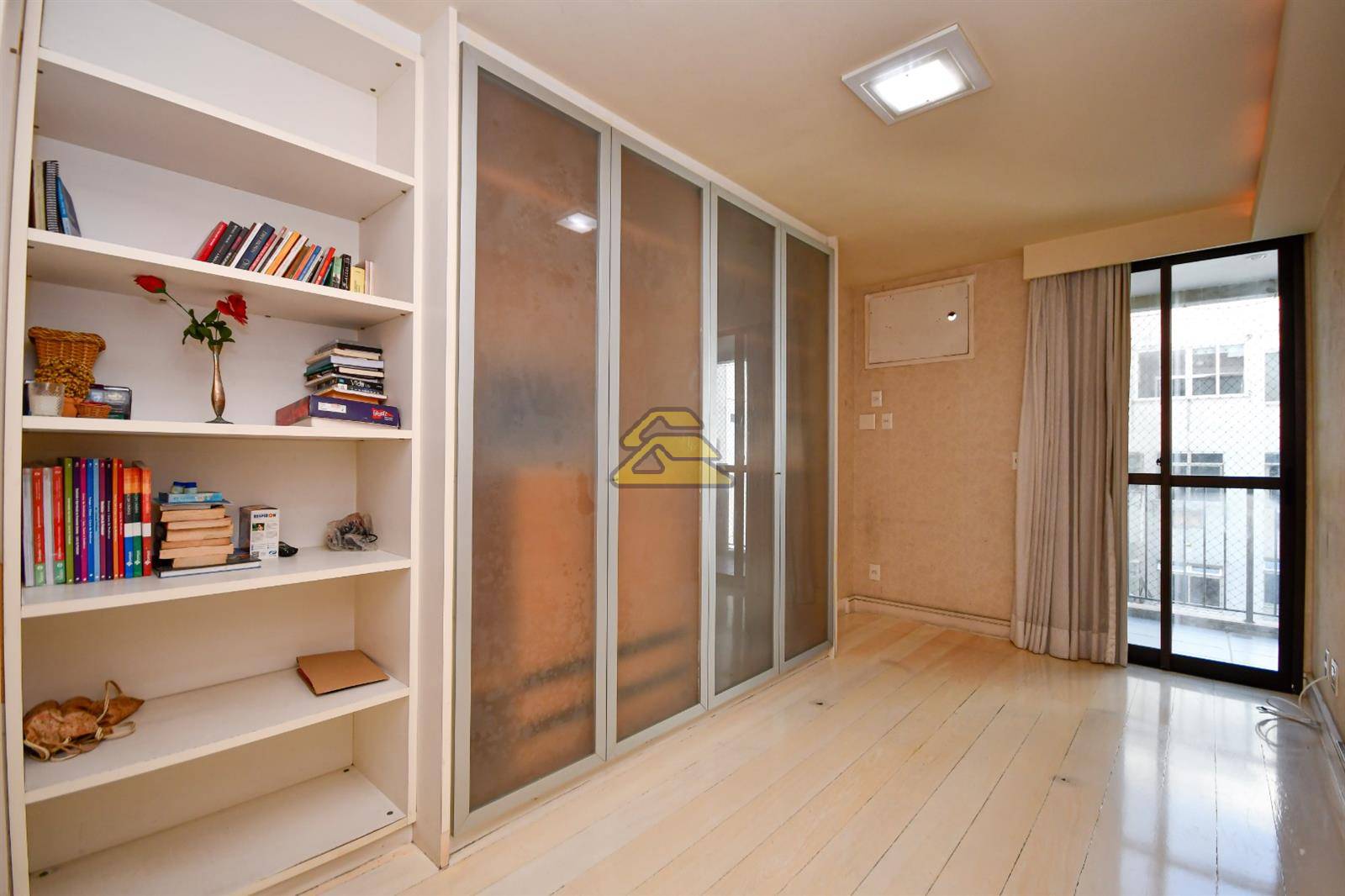 Apartamento à venda com 4 quartos, 209m² - Foto 15
