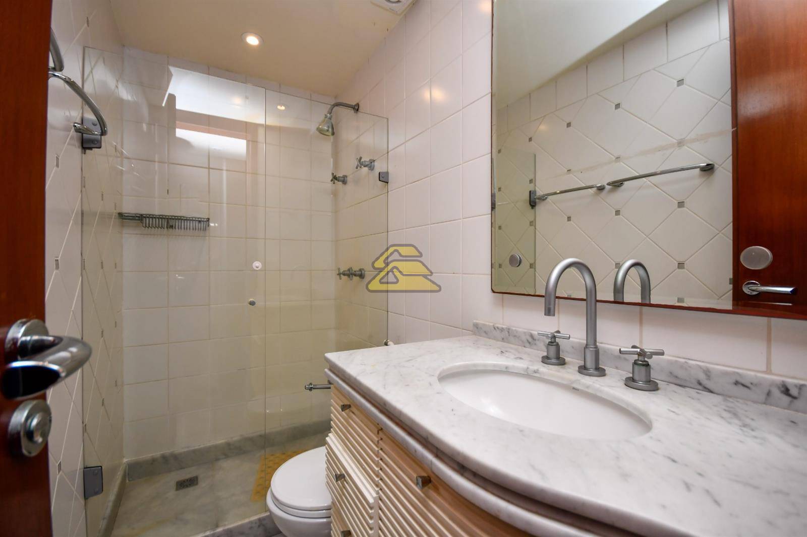 Apartamento à venda com 4 quartos, 209m² - Foto 29