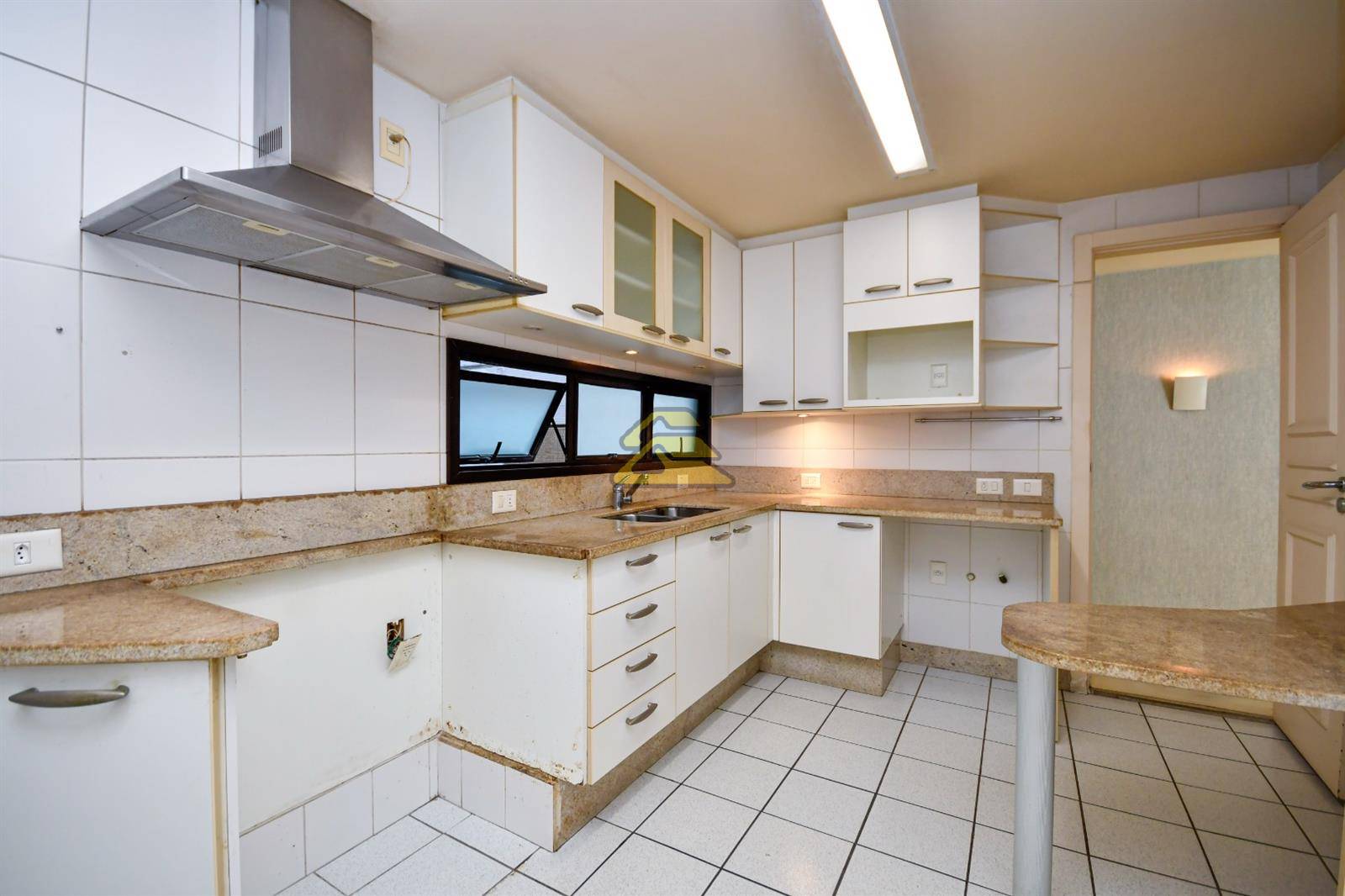 Apartamento à venda com 4 quartos, 209m² - Foto 23