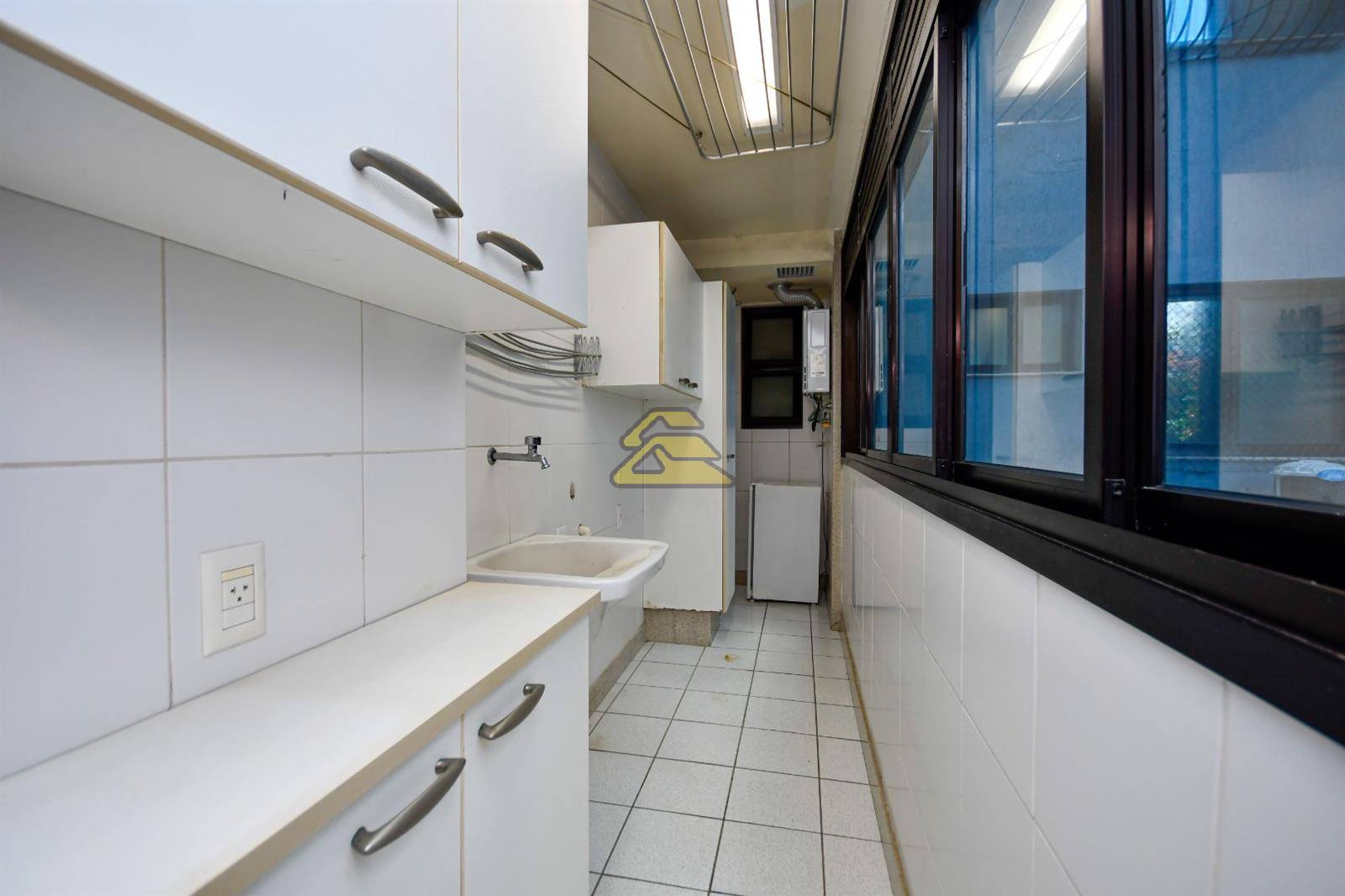Apartamento à venda com 4 quartos, 209m² - Foto 25