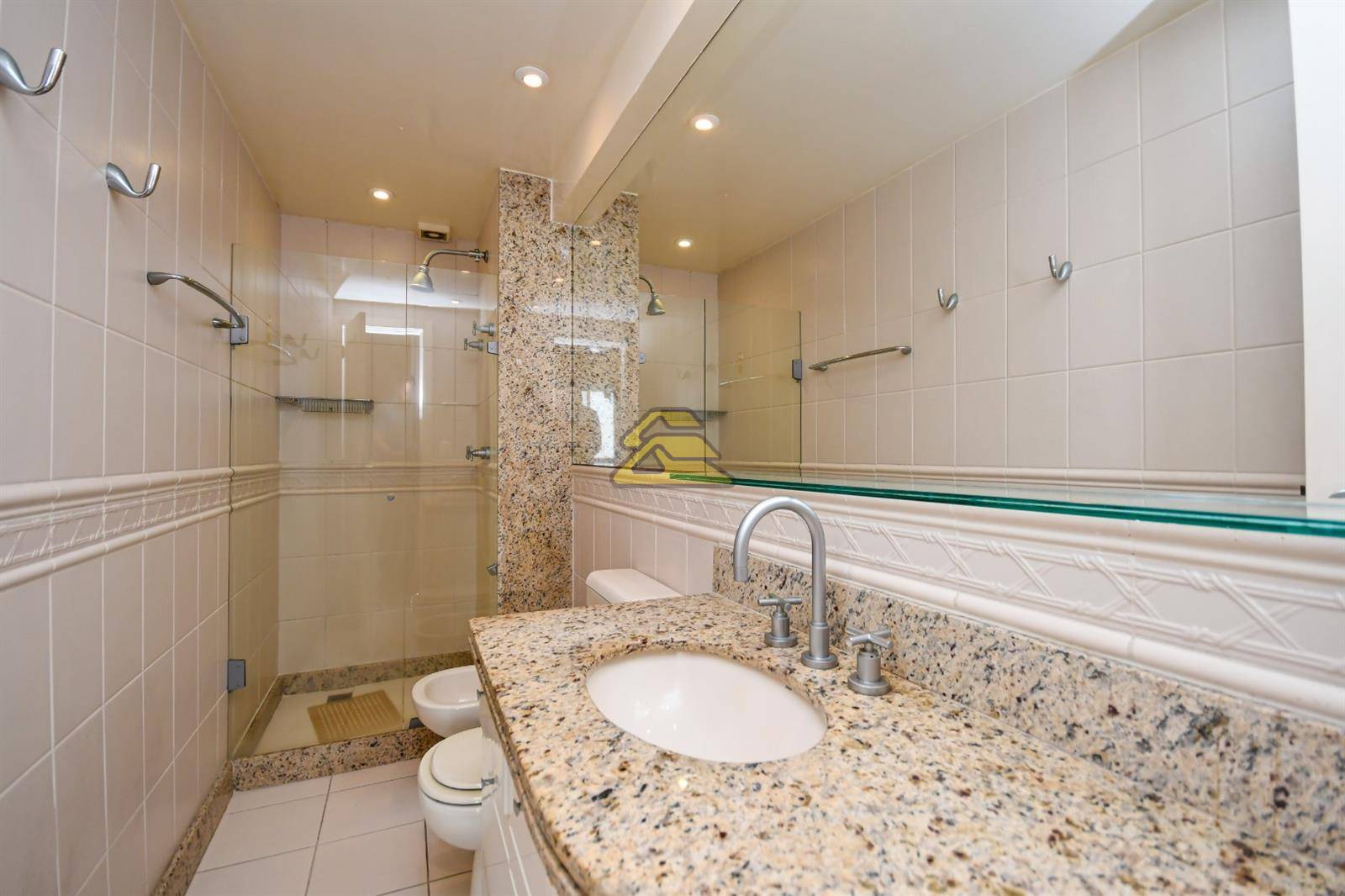 Apartamento à venda com 4 quartos, 209m² - Foto 28