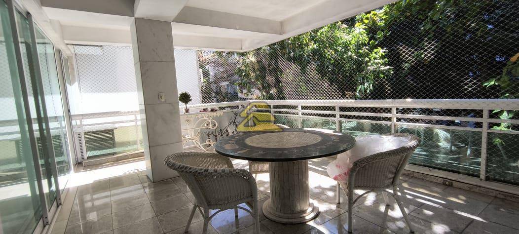 Apartamento à venda com 3 quartos, 224m² - Foto 3