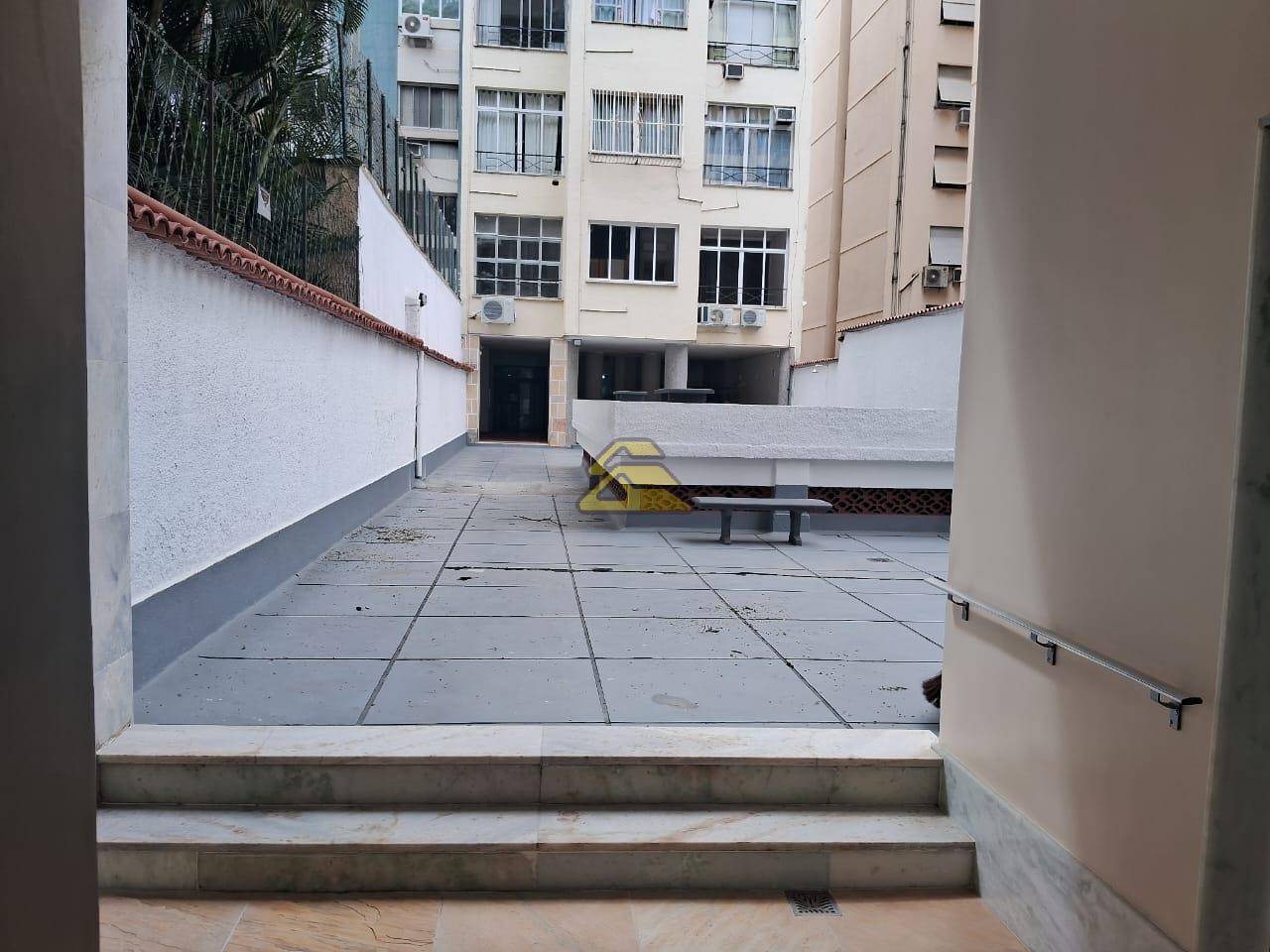 Apartamento para alugar com 3 quartos, 101m² - Foto 23