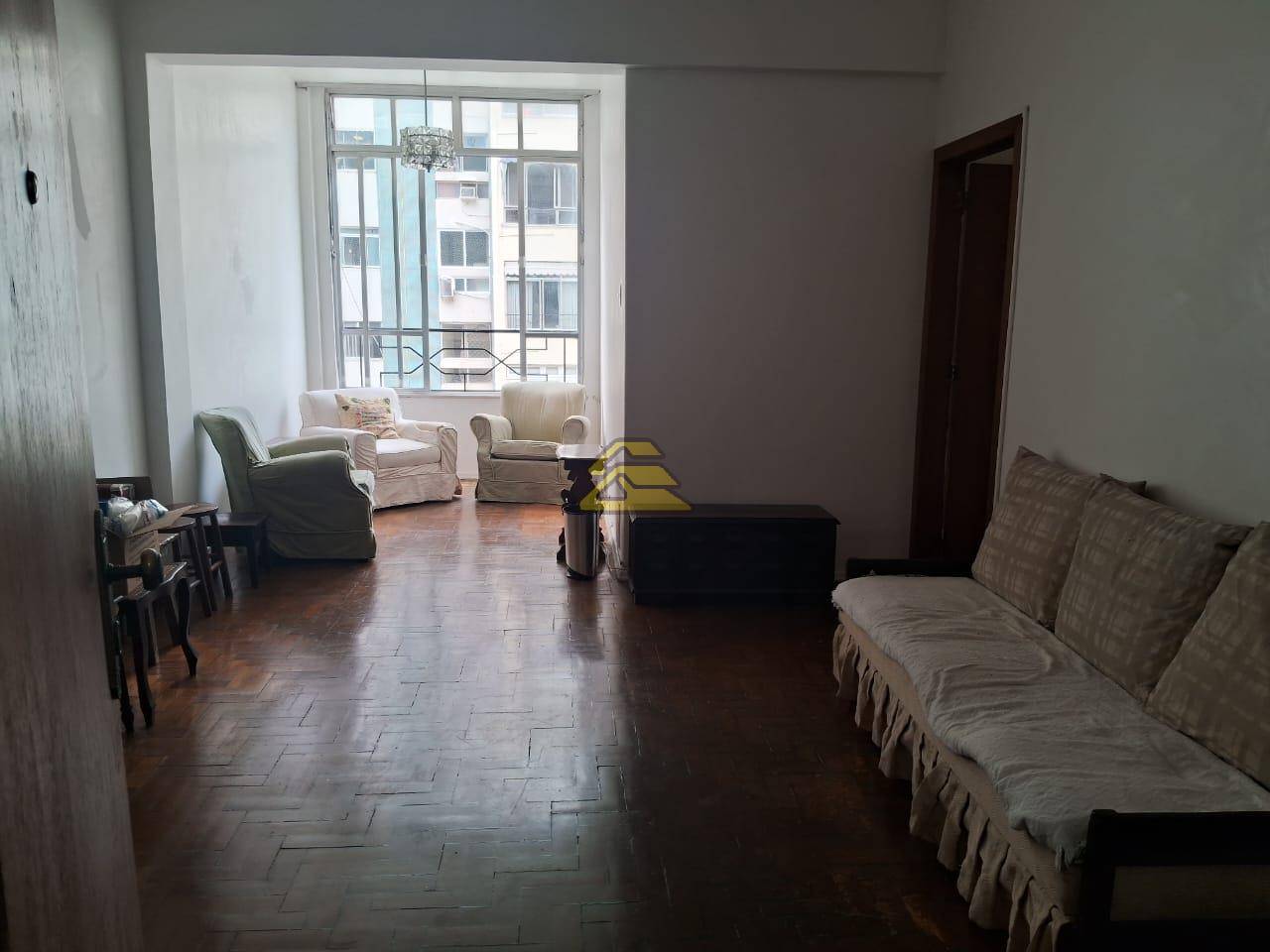 Apartamento para alugar com 3 quartos, 101m² - Foto 2