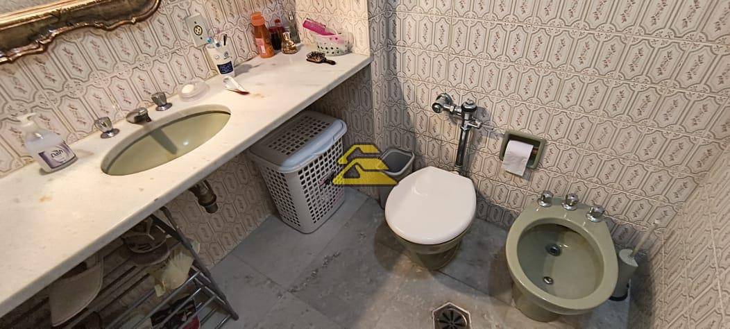 Apartamento à venda com 3 quartos, 224m² - Foto 18