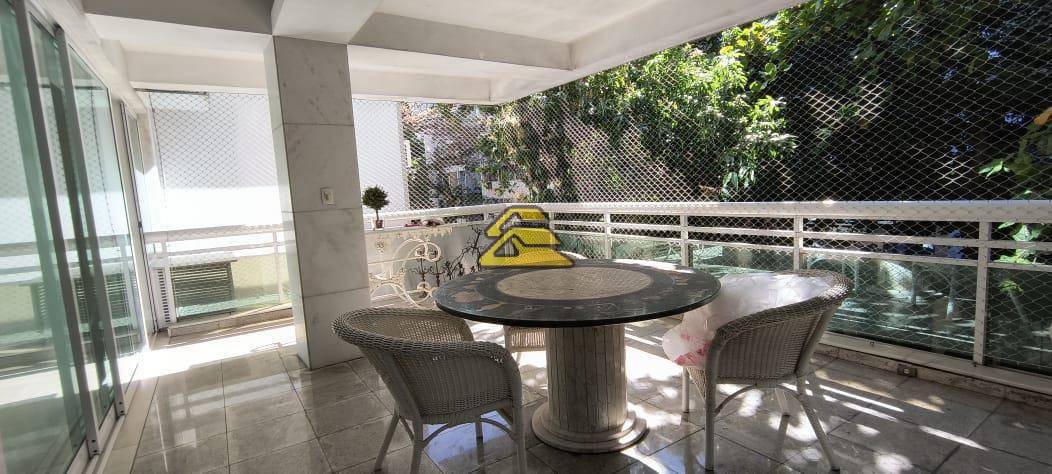 Apartamento à venda com 3 quartos, 224m² - Foto 3