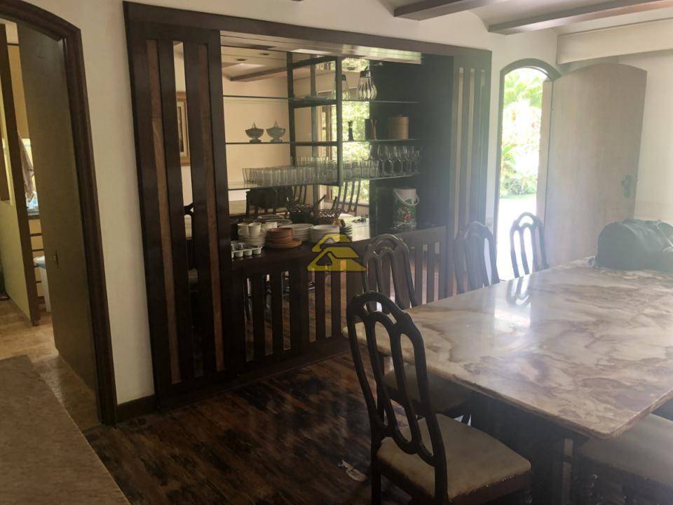 Casa à venda com 7 quartos, 289m² - Foto 14
