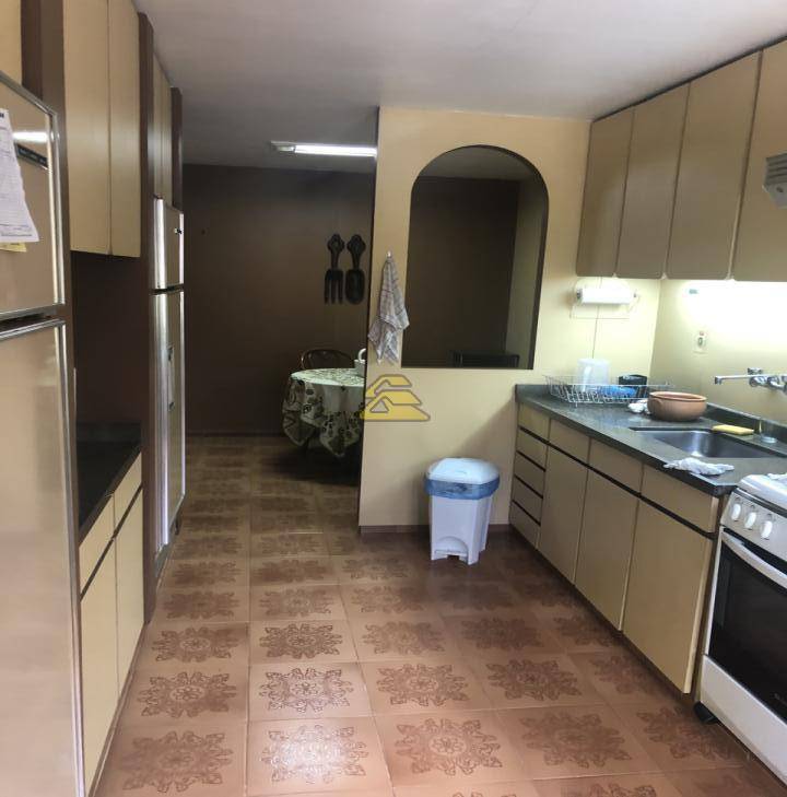 Casa à venda com 7 quartos, 289m² - Foto 30