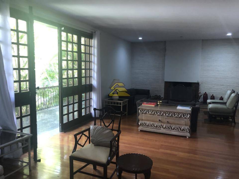 Casa à venda com 7 quartos, 289m² - Foto 6