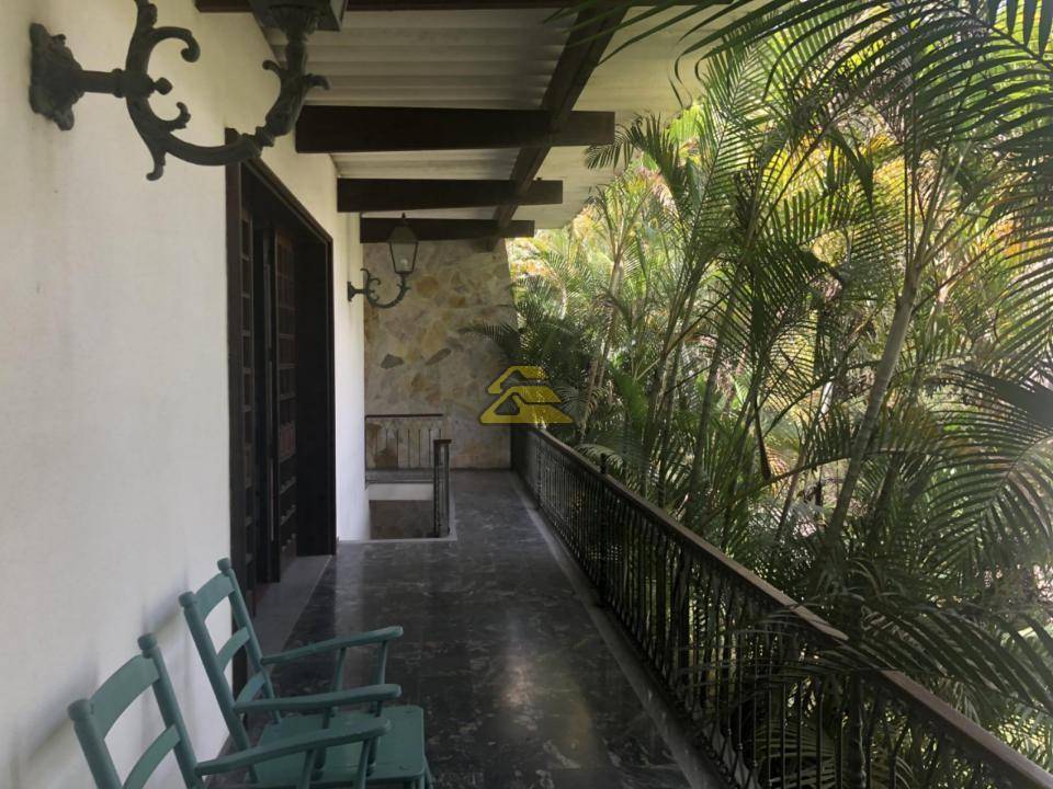 Casa à venda com 7 quartos, 289m² - Foto 3