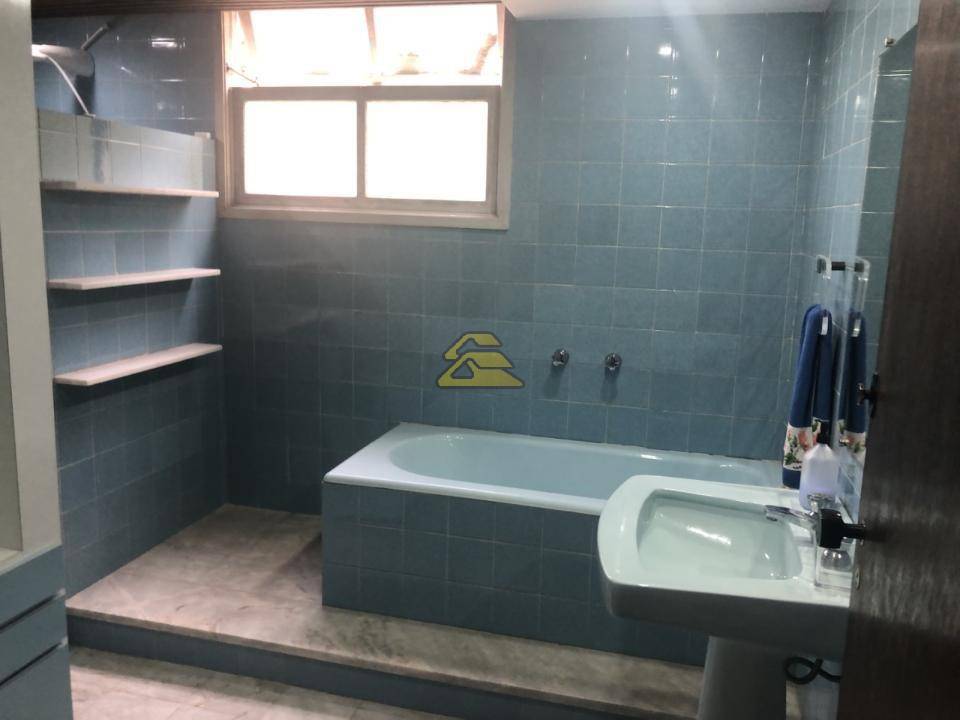 Casa à venda com 7 quartos, 289m² - Foto 31