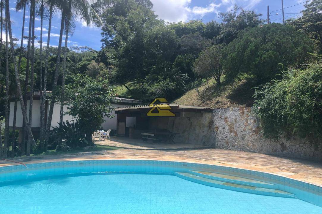 Casa à venda com 7 quartos, 289m² - Foto 1