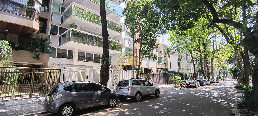 Apartamento à venda com 3 quartos, 224m² - Foto 31